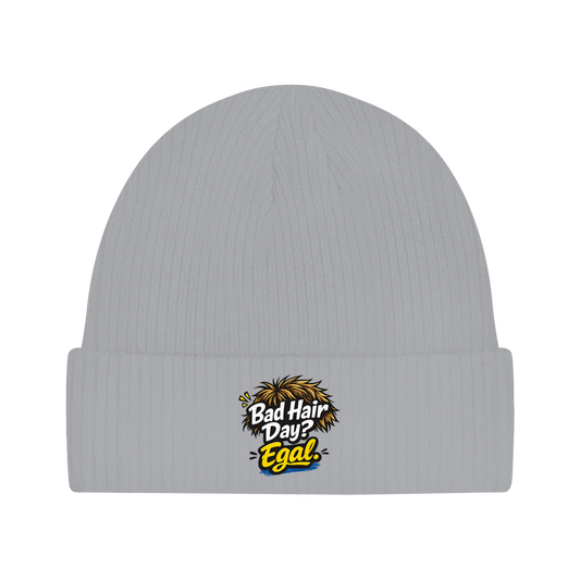 Beanie „Bad Hair Day? Egal.“ – Lustige Unisex Mütze aus Bio-Baumwolle