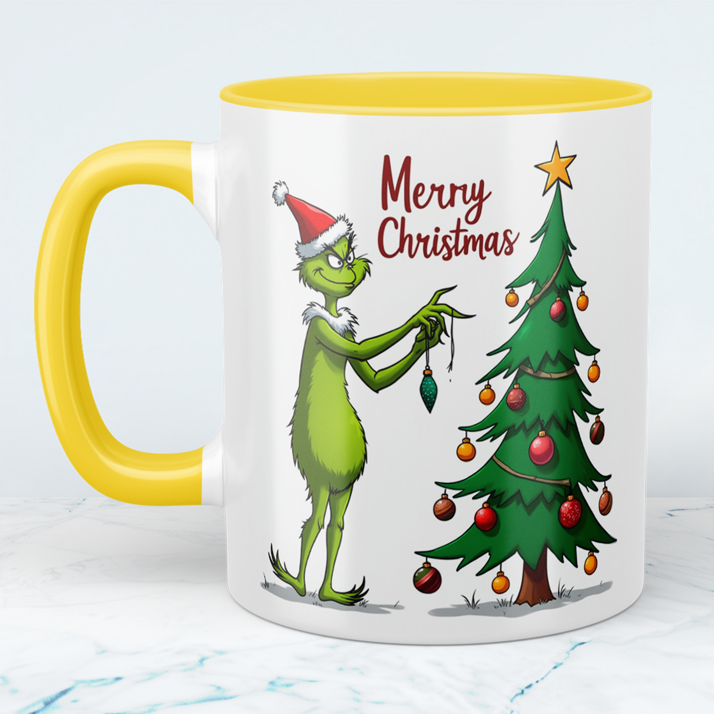 Lustige Weihnachts-Tasse mit Grinch, der den Weihnachtsbaum schmückt – tolles Geschenk zu Weihnachten!