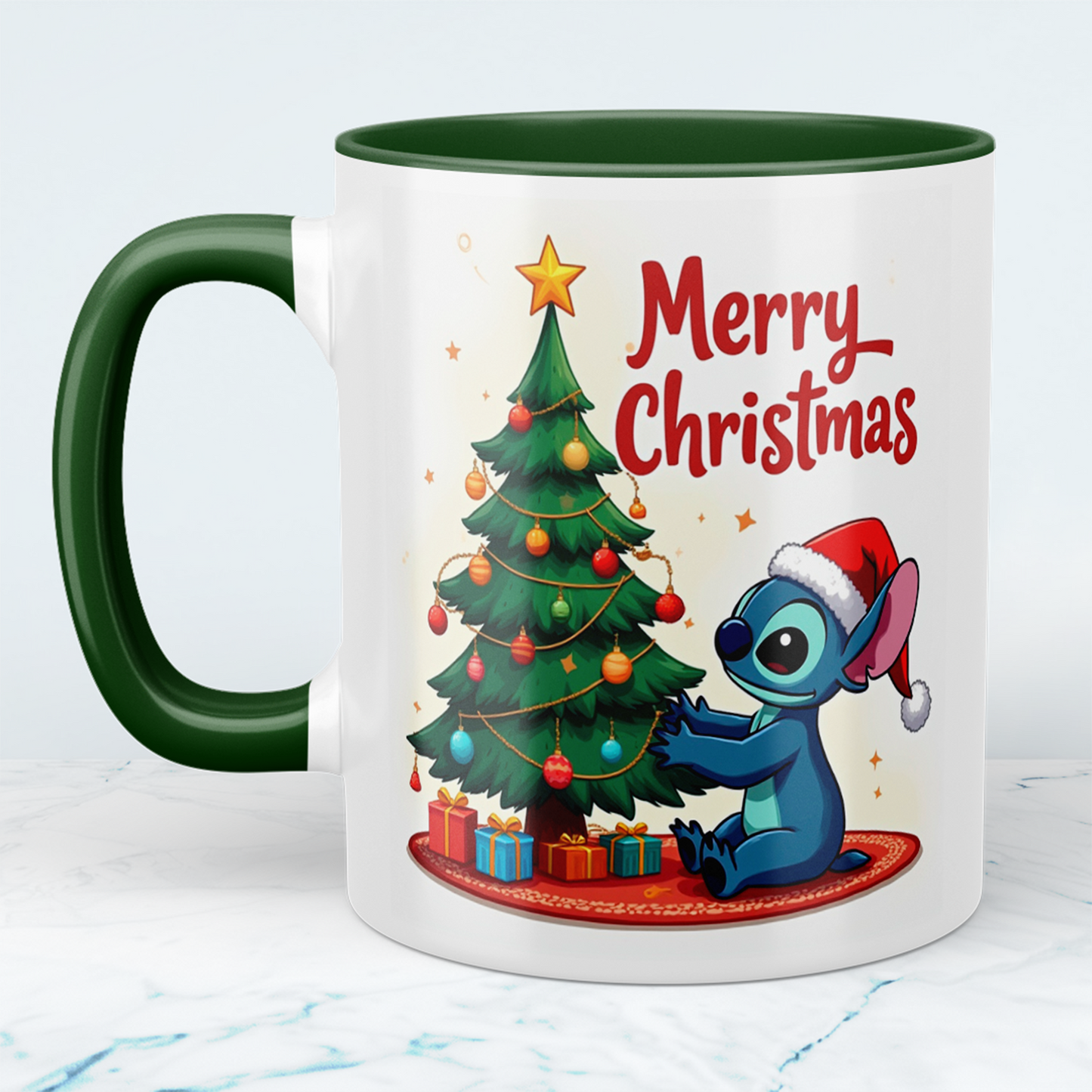 Lustige bedruckte Weihnachts-Tasse mit Stitch vor dem Weihnachtsbaum – Perfektes Geschenk für Weihnachten!