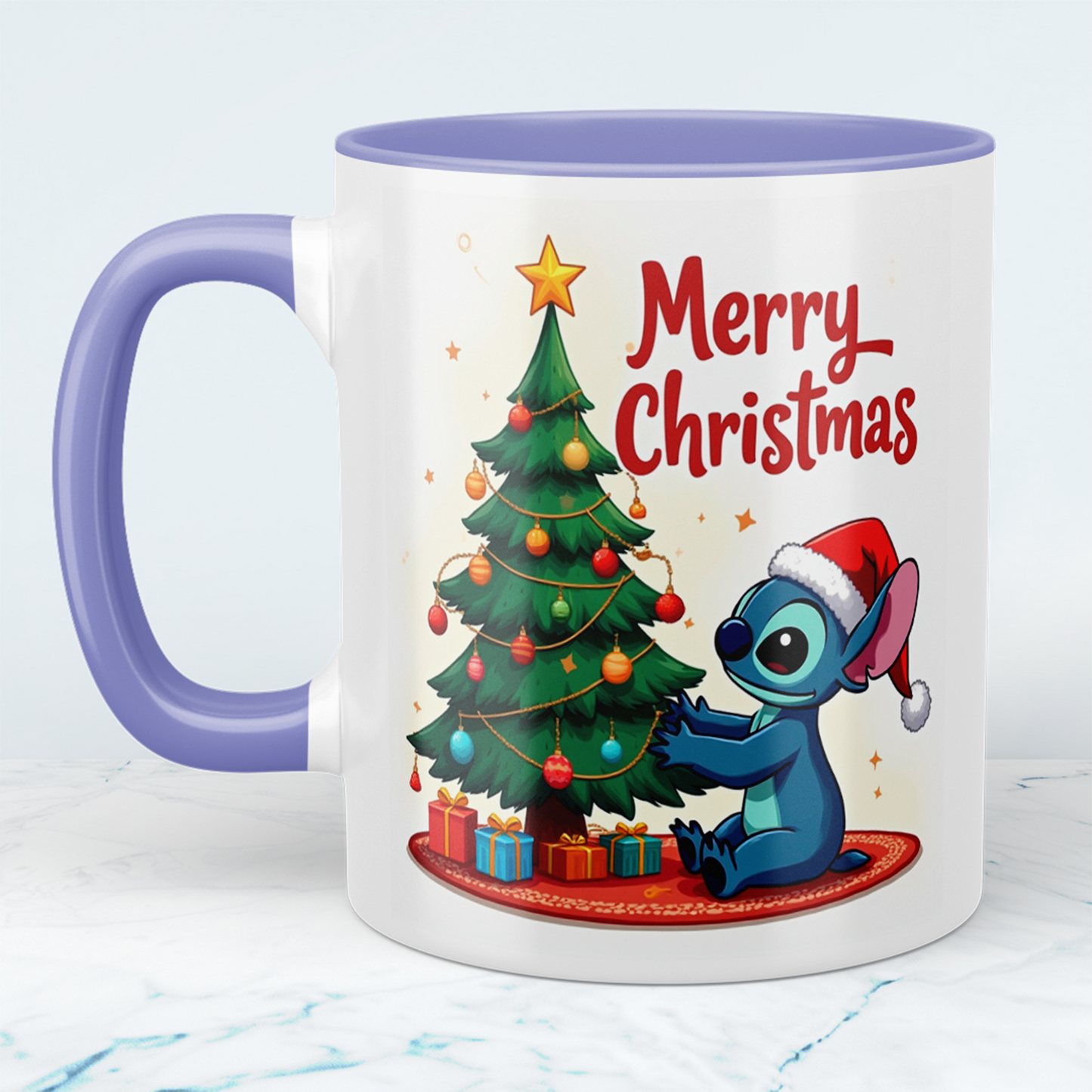 Lustige bedruckte Weihnachts-Tasse mit Stitch vor dem Weihnachtsbaum – Perfektes Geschenk für Weihnachten!