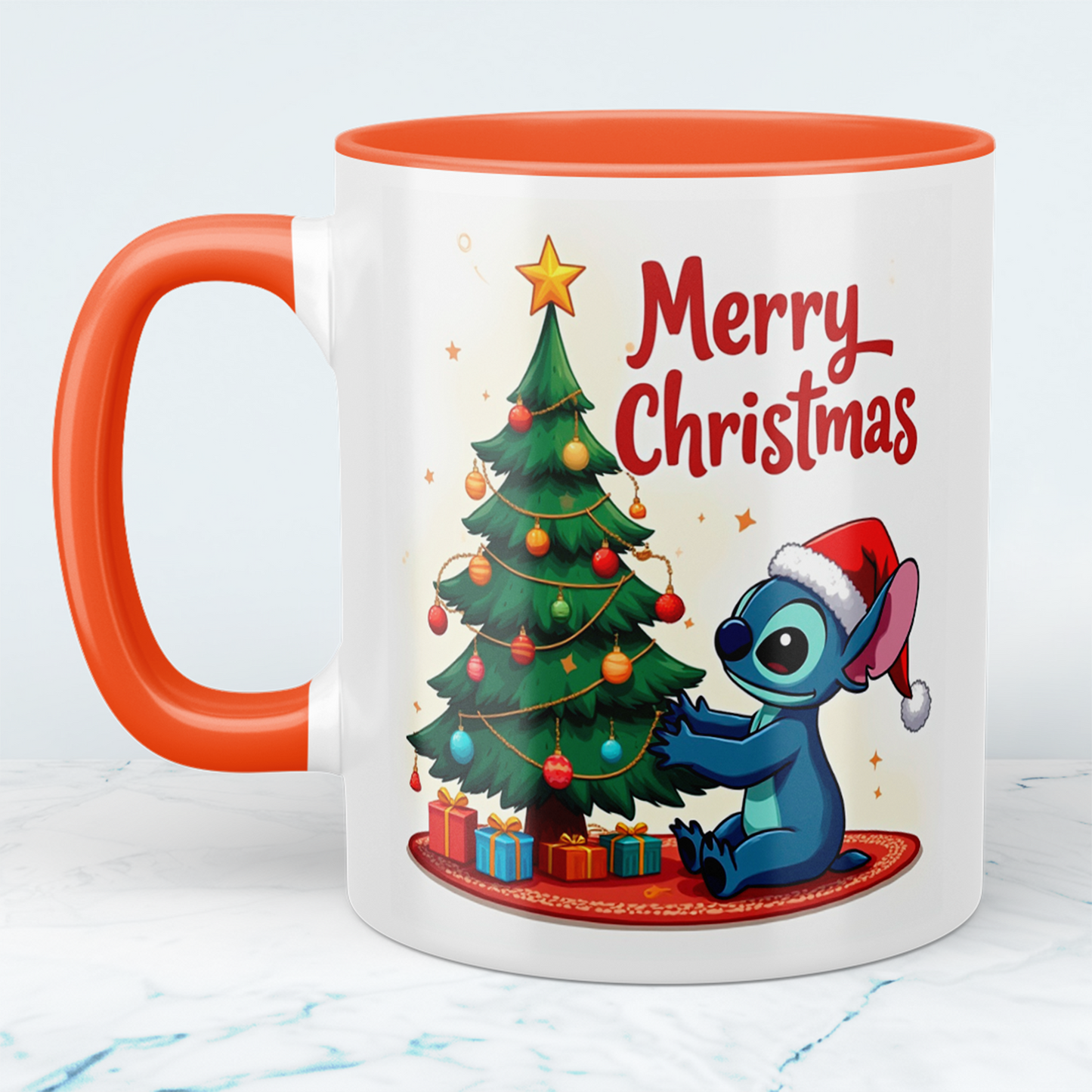 Lustige bedruckte Weihnachts-Tasse mit Stitch vor dem Weihnachtsbaum – Perfektes Geschenk für Weihnachten!