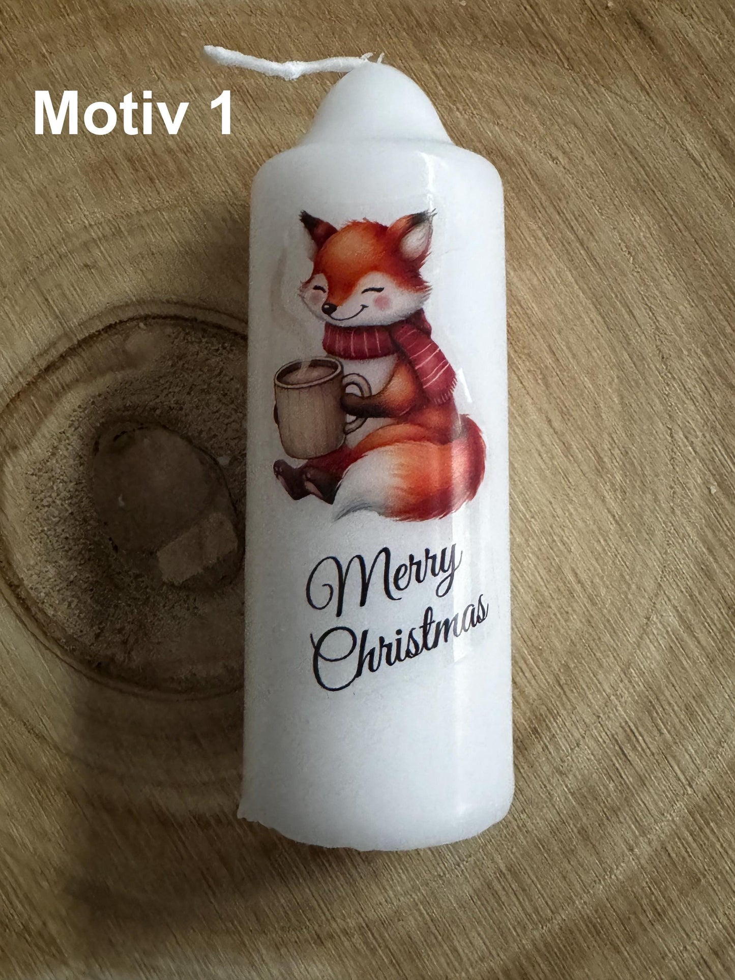 Weihnachtliche Kerze bedruckt mit niedlichem Weihnachts - Motiv, versch. Motive