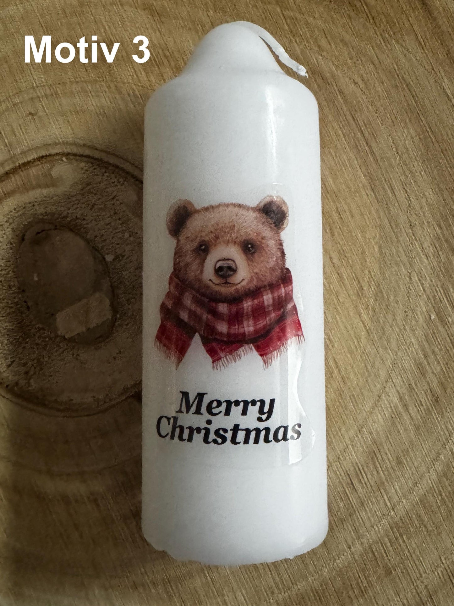 Weihnachtliche Kerze bedruckt mit niedlichem Weihnachts - Motiv, versch. Motive