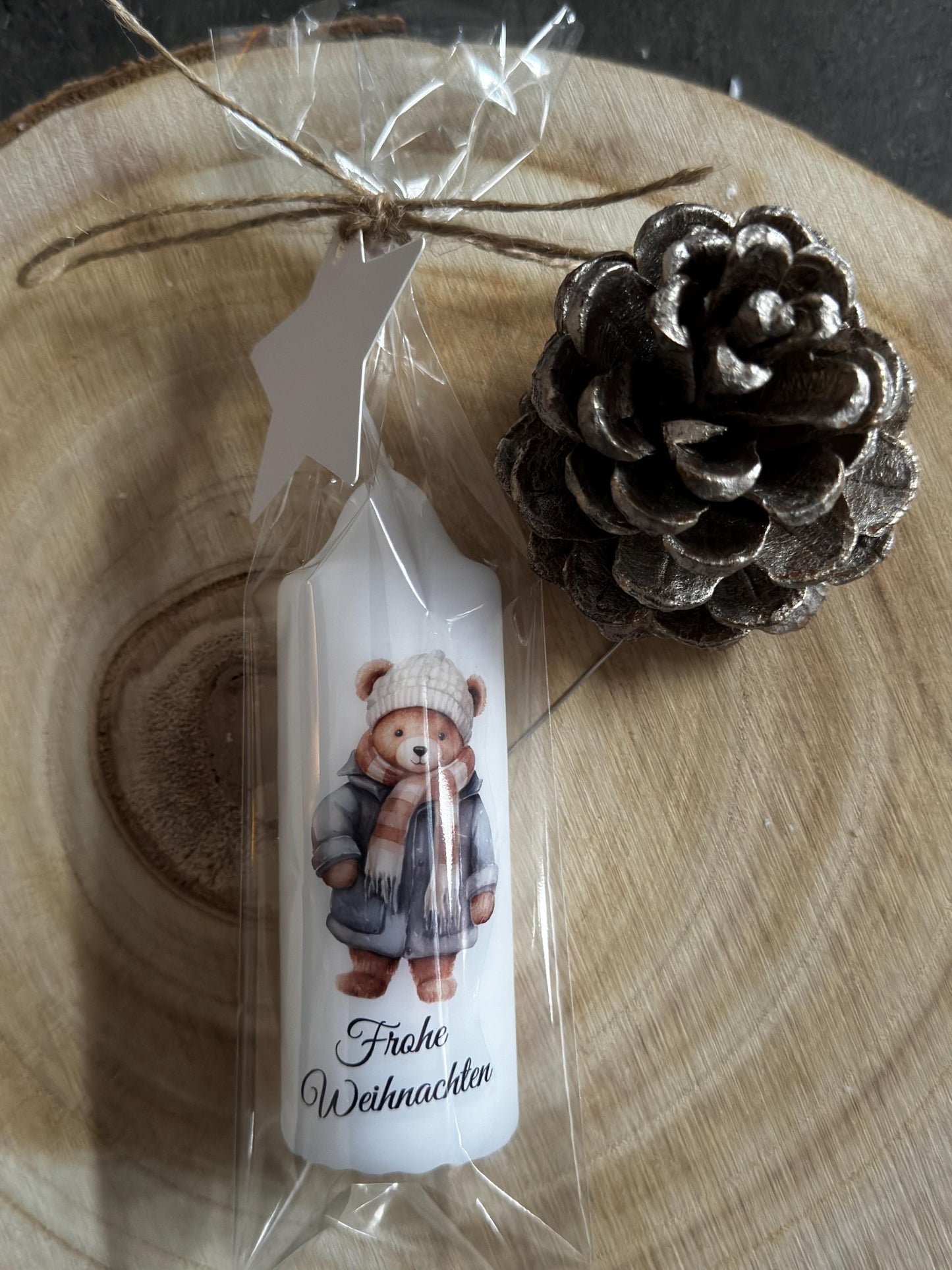 Weihnachtliche Kerze bedruckt mit niedlichem Weihnachts - Motiv, versch. Motive