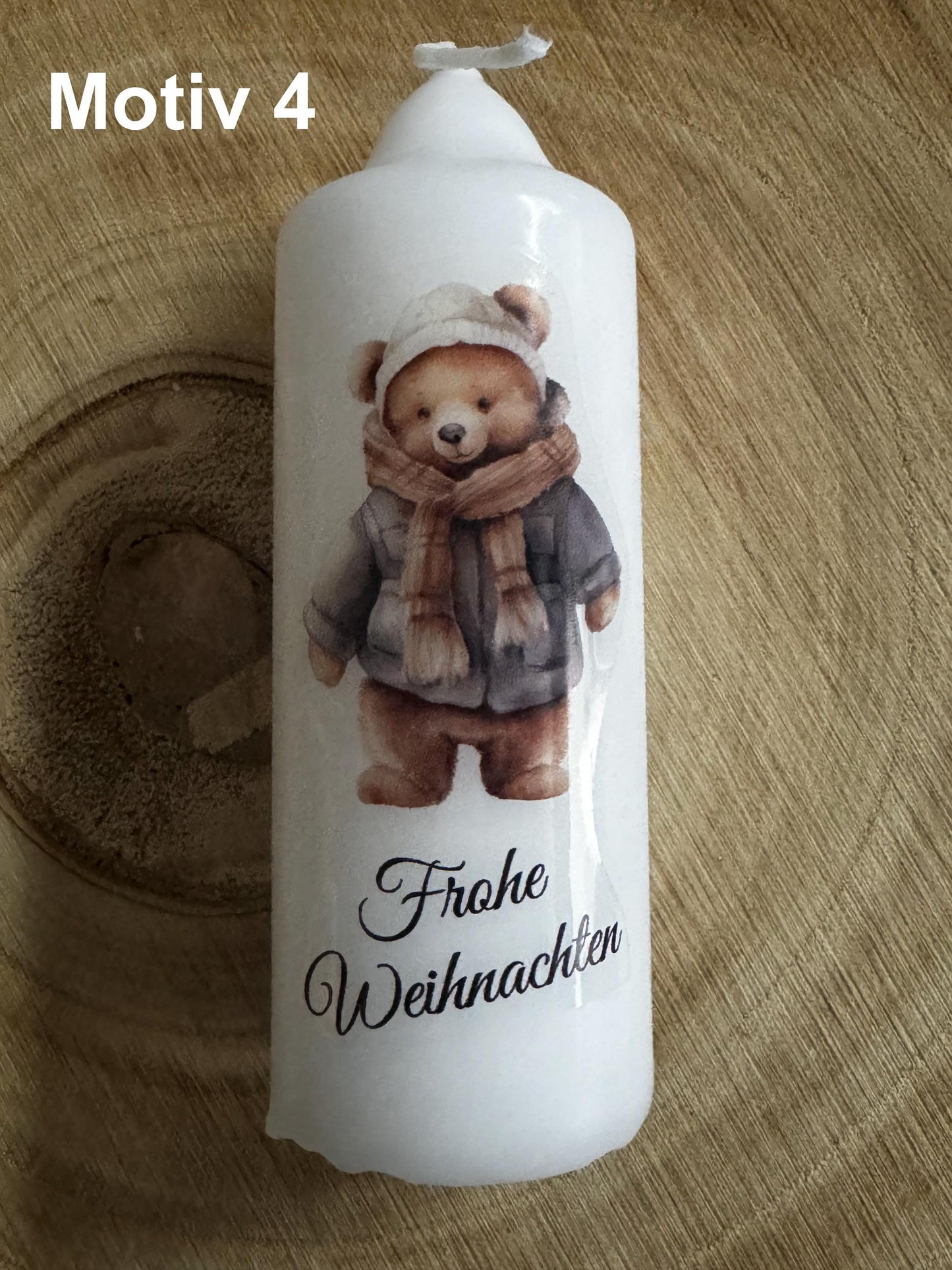 Weihnachtliche Kerze bedruckt mit niedlichem Weihnachts - Motiv, versch. Motive