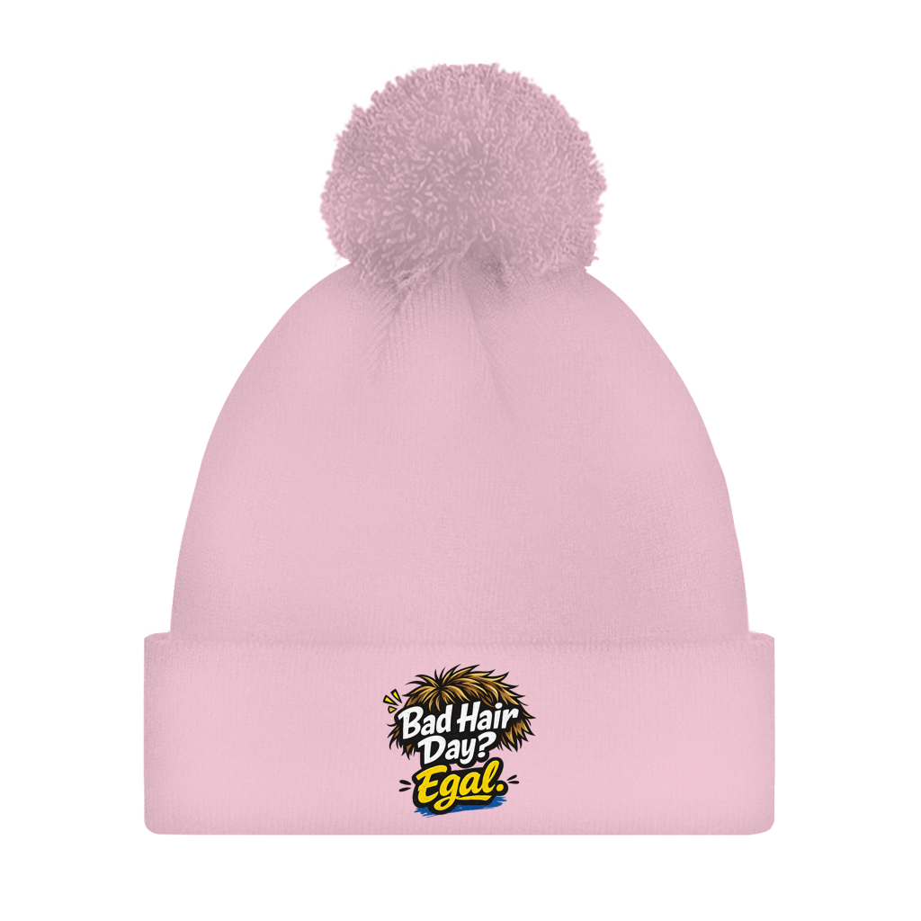 Bommelmütze „Bad Hair Day? Egal.“ – Unisex Wintermütze mit Statement