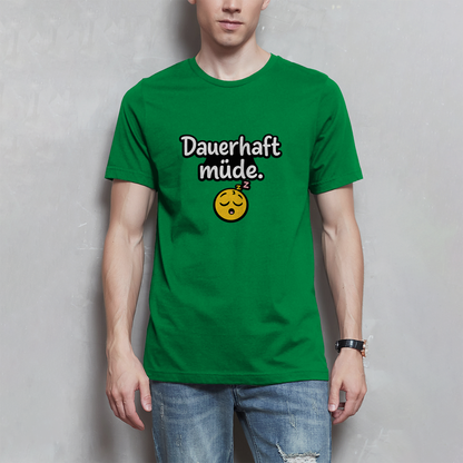 Herren T-Shirt „Dauerhaft müde“ – Lustiger Spruch Shirt für Alltag, Freizeit & Geschenk