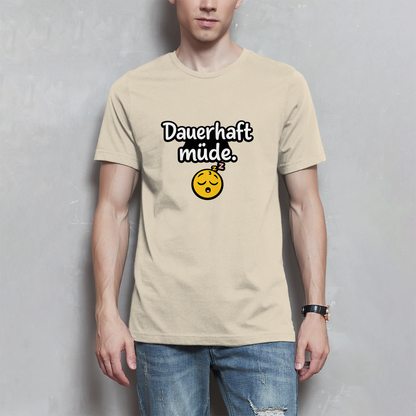 Herren T-Shirt „Dauerhaft müde“ – Lustiger Spruch Shirt für Alltag, Freizeit & Geschenk