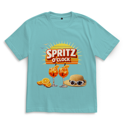 Oversize T-Shirt „Spritz O’Clock“ – Lustiger Sommer-Spruch & Aperitif-Statement Shirt