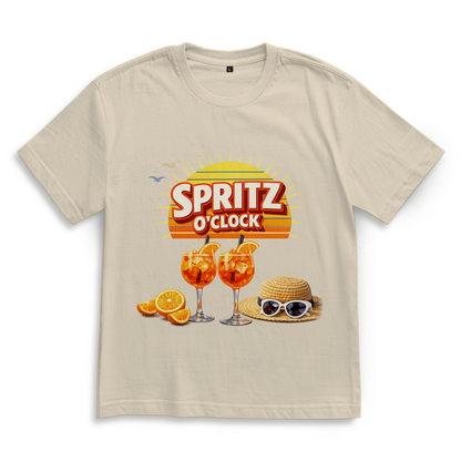 Oversize T-Shirt „Spritz O’Clock“ – Lustiger Sommer-Spruch & Aperitif-Statement Shirt