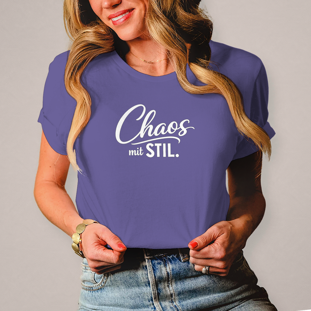 Damen T-Shirt „Chaos mit STIL“ – Statement Shirt mit Humor
