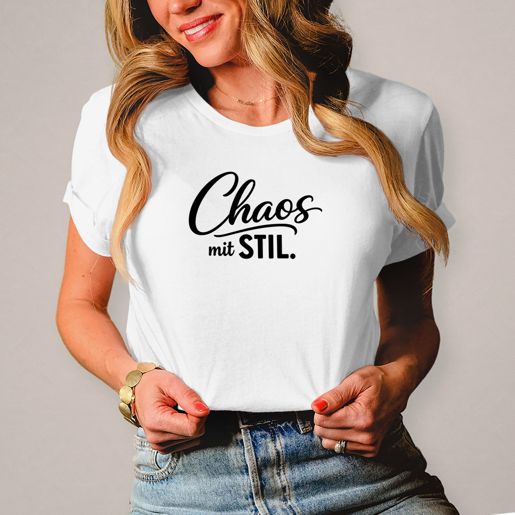 Damen T-Shirt „Chaos mit STIL“ – Statement Shirt mit Humor
