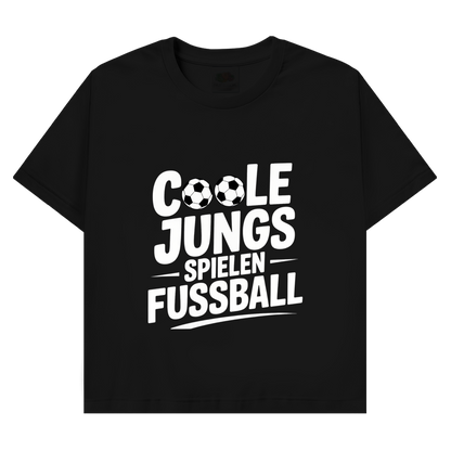 Herren Promo T-Shirt „Coole Jungs spielen Fußball“ – Lustiges Fußball Shirt für Sport & Freizeit