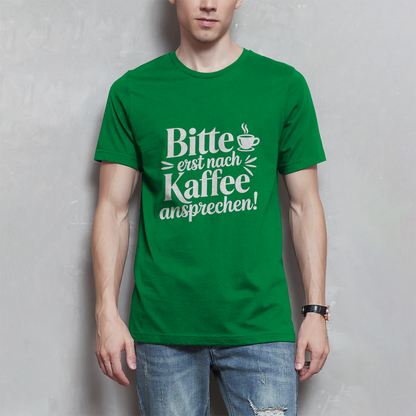 Herren T-Shirt „Bitte erst nach Kaffee ansprechen“ Schwarz – Lustiges Kaffee Shirt