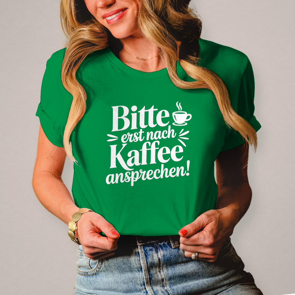 Damen T-Shirt „Bitte erst nach Kaffee ansprechen“ Schwarz – Lustiges Kaffee Shirt