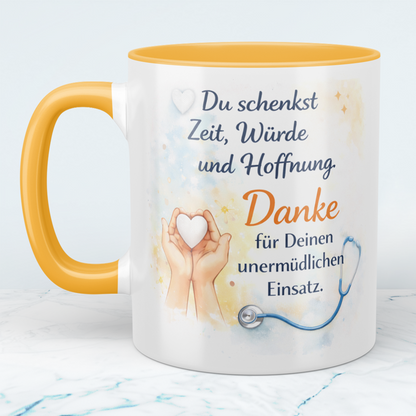 Bedruckte Tasse „Du schenkst Zeit, Würde und Hoffnung“ – Danke Geschenk für Pflegekräfte, Kollegen & Mitarbeiter