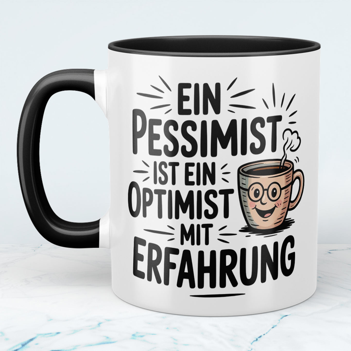 Humorvolle Tasse: “Ein Pessimist ist ein Optimist mit Erfahrung” – Witziges Geschenk für Büro-Kollegen
