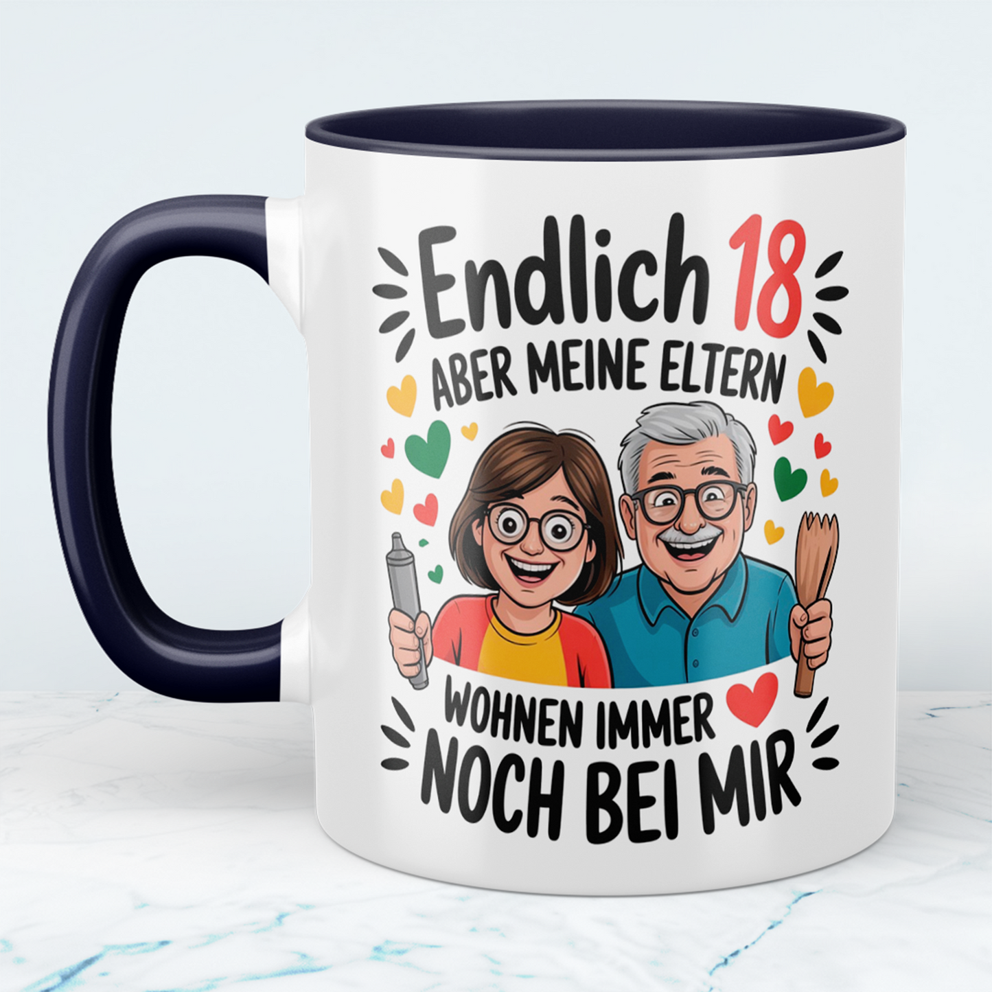 Lustige Tasse – „Endlich 18, aber meine Eltern wohnen immer noch bei mir“ – Witziges Geschenk zum 18. Geburtstag