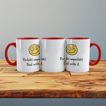 Lustige Tasse mit Spruch „Perfekt unperfekt – Deal with it!“ | Geschenk für Arbeit & Kollegen