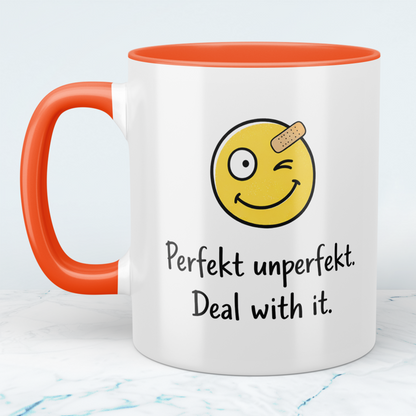 Lustige Tasse mit Spruch „Perfekt unperfekt – Deal with it!“ | Geschenk für Arbeit & Kollegen