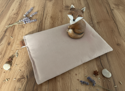 Handgemachtes Körnerkissen beige, 30x40 cm, gefüllt mit hochwertigen Rapssamen – Entspannung pur!